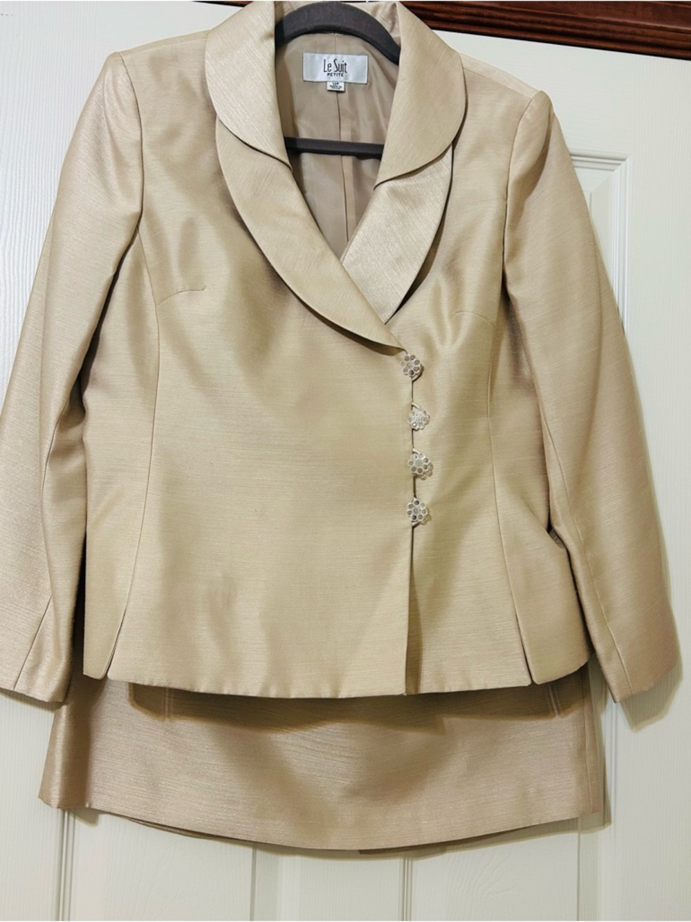 Le Suit Cream Shawl-Collar 2 pc Suit with Decorative Buttons